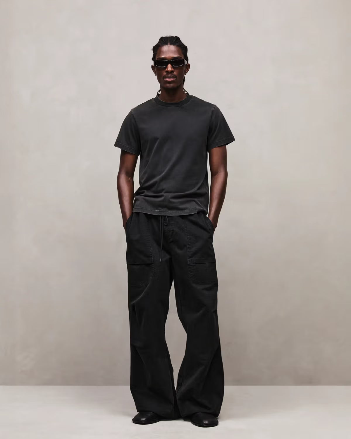 BARREN CARGO BLACK